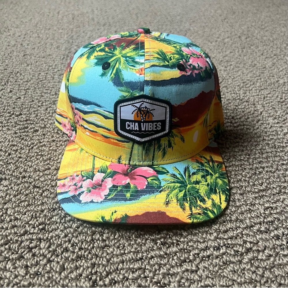 NWOT Cha Vibes 🤟 Floral Palm Tree Vibes Cap